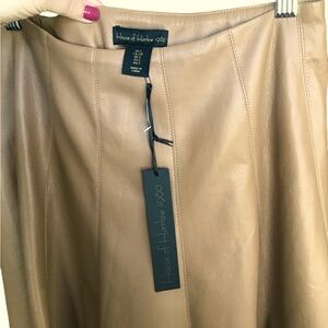 NWT HOUSE OF HARLOW SKIRT